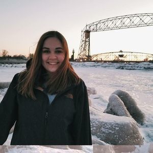 Meet your Posher, Hallie